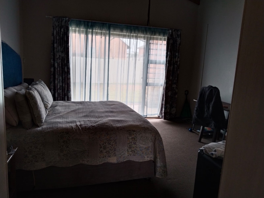 To Let 3 Bedroom Property for Rent in Hillside Free State